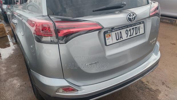 Toyota RAV4 2017 Gray
