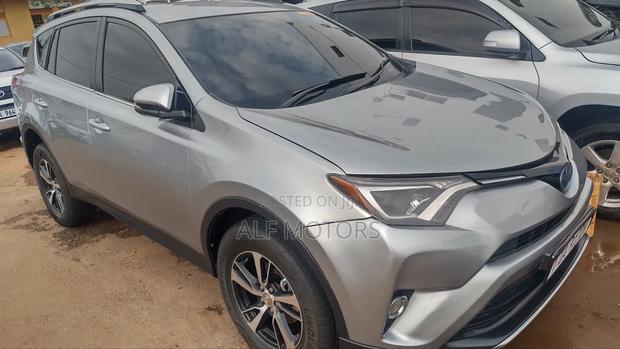 Toyota RAV4 2017 Gray