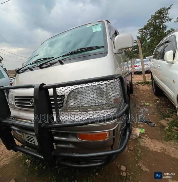 Toyota Grand HiAce 2000 Gray