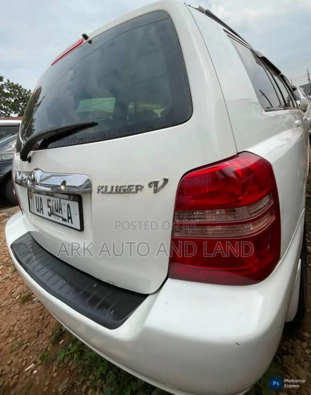 Toyota Kluger 2005 White