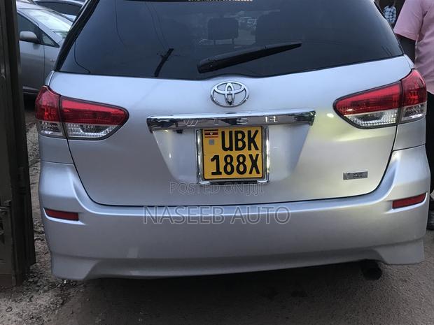 Toyota Wish 2010 Silver