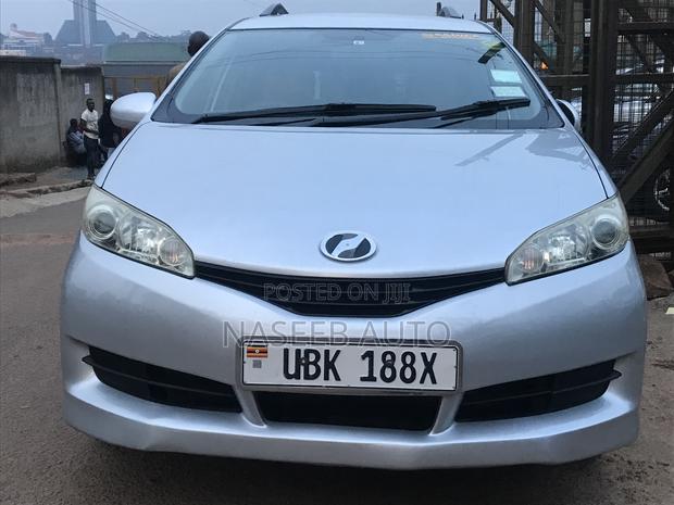 Toyota Wish 2010 Silver