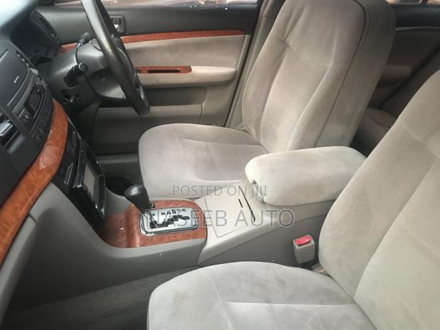 Toyota Mark II 2004 Silver
