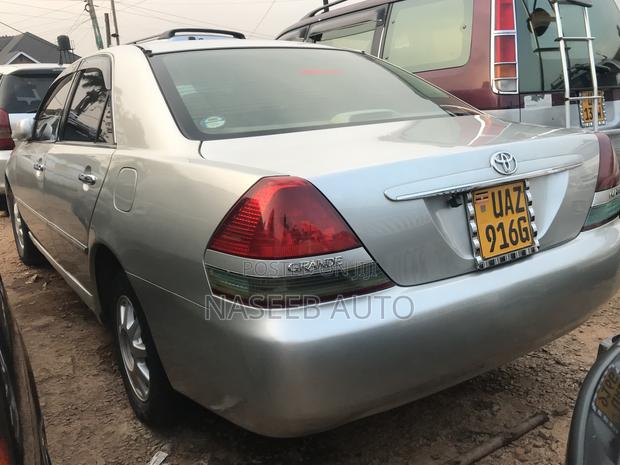 Toyota Mark II 2004 Silver