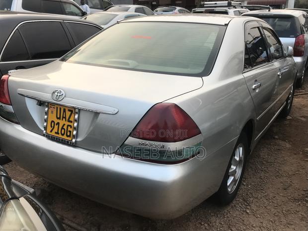Toyota Mark II 2004 Silver