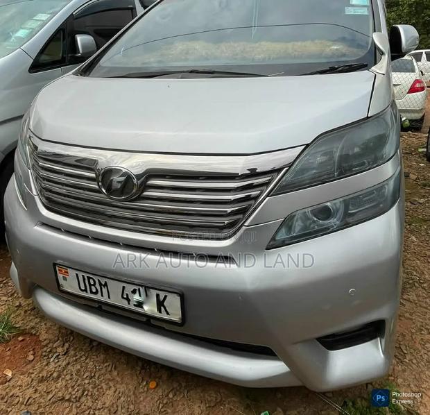 Toyota Alphard 2009 Silver