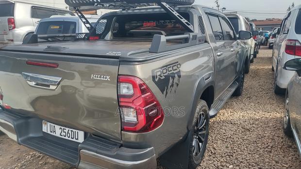 Toyota Hilux 2017 Green