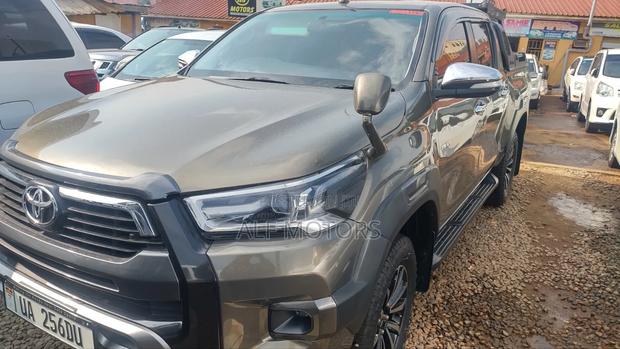 Toyota Hilux 2017 Green