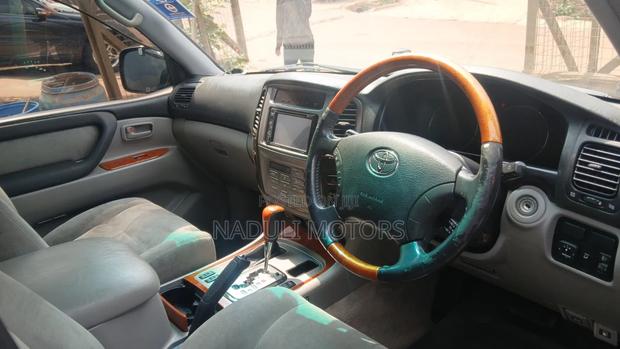Toyota Land Cruiser 2005 Black