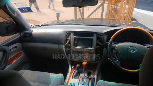 Toyota Land Cruiser 2005 Black