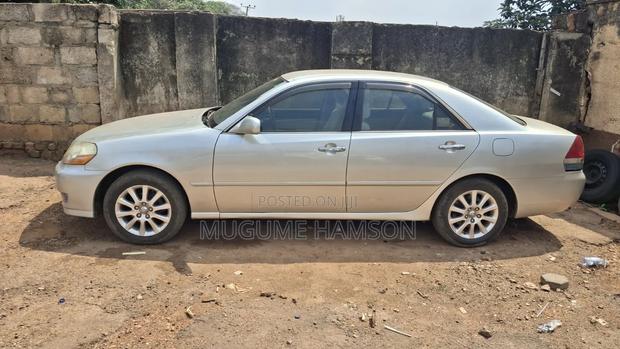 Toyota Mark II 2004 Silver
