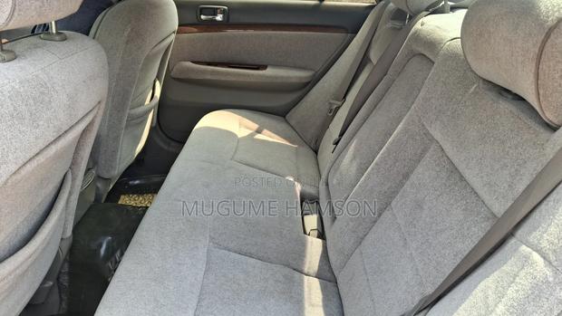 Toyota Mark II 2004 Silver