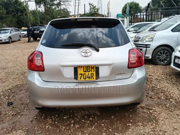 Toyota Auris 2009 Silver