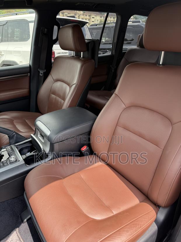 Toyota Land Cruiser Prado 4.0 Petrol GX-L 2018 White