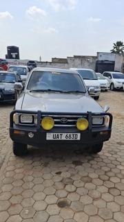 Toyota Hilux 2000 Gray for sale