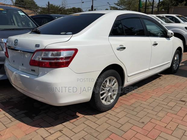 Toyota Premio 1.8 AWD 2011 White