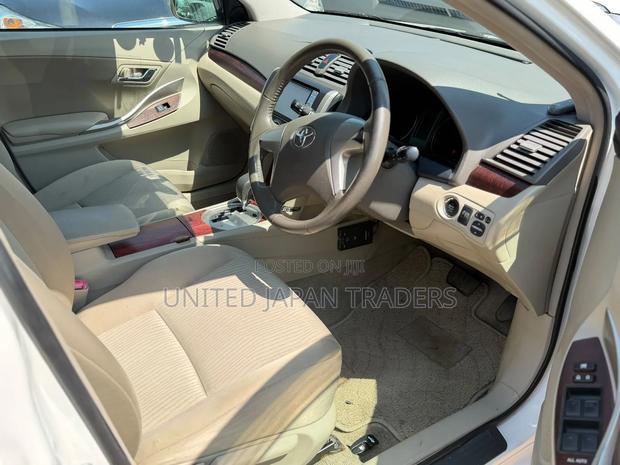 Toyota Premio 1.8 AWD 2011 White