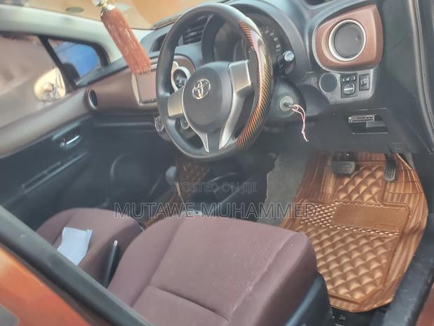 Toyota Vitz 2011 Maroon