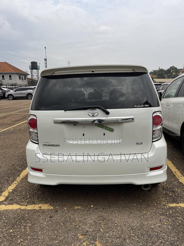 Toyota Corolla Rumion 2013 White