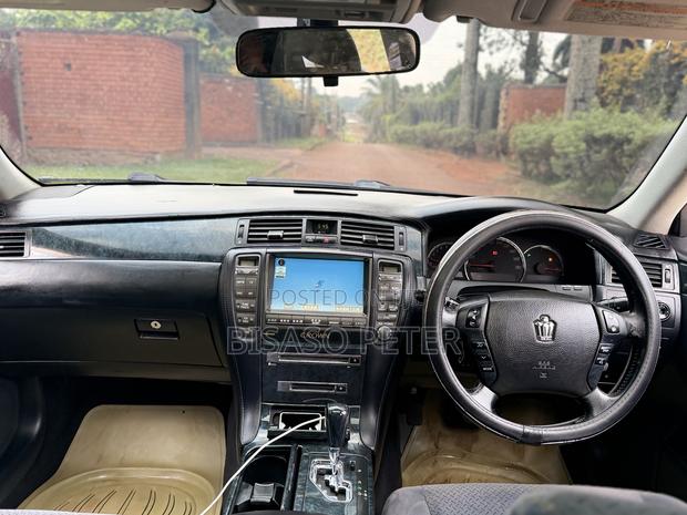 Toyota Crown 2009 White