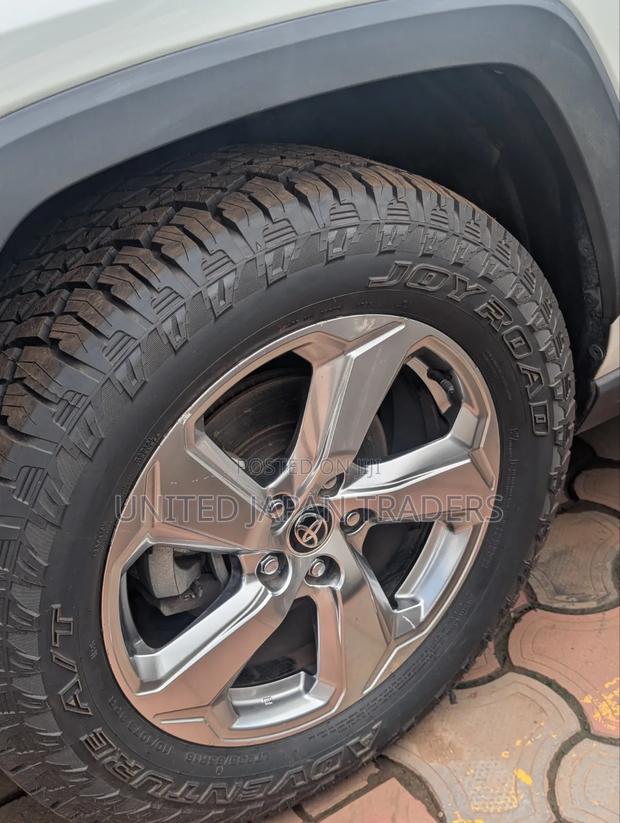 Toyota RAV4 2020 White