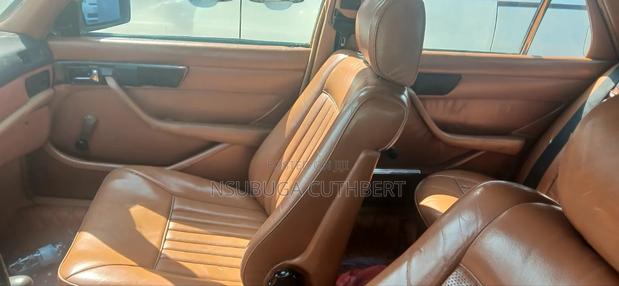 Mercedes-Benz 280E 1985 Gold