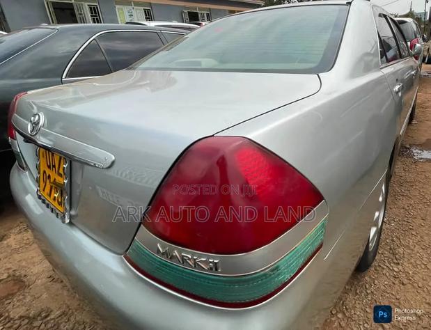 Toyota Mark II 2004 Silver