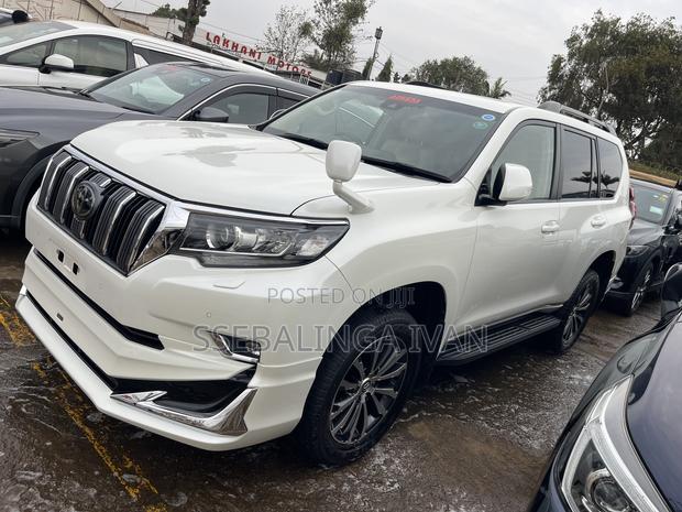 Toyota Land Cruiser Prado 2021 White