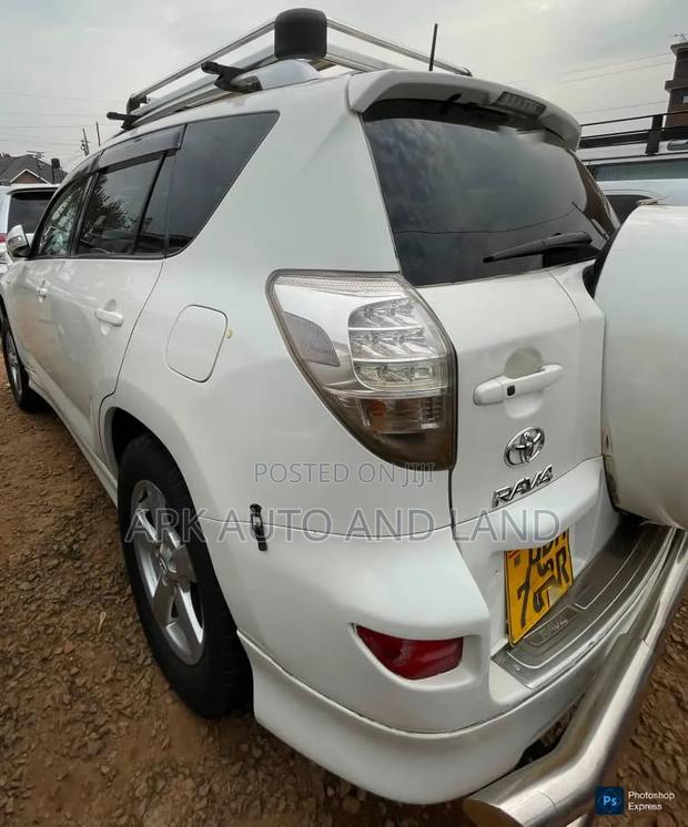 Toyota RAV4 2009 White