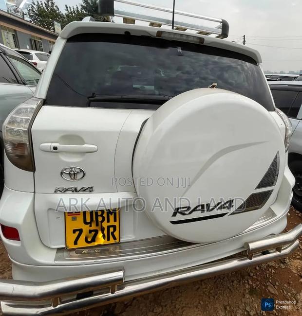 Toyota RAV4 2009 White
