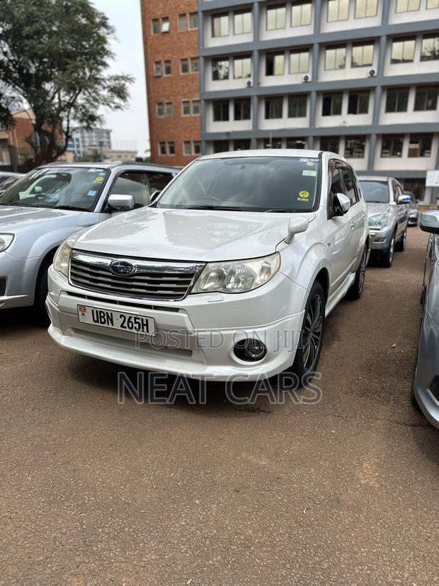 Subaru Forester 2010 Pearl