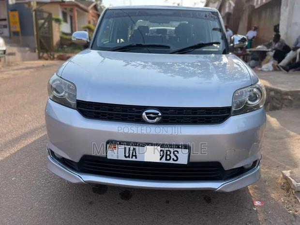 Toyota Corolla Rumion 2012 Silver