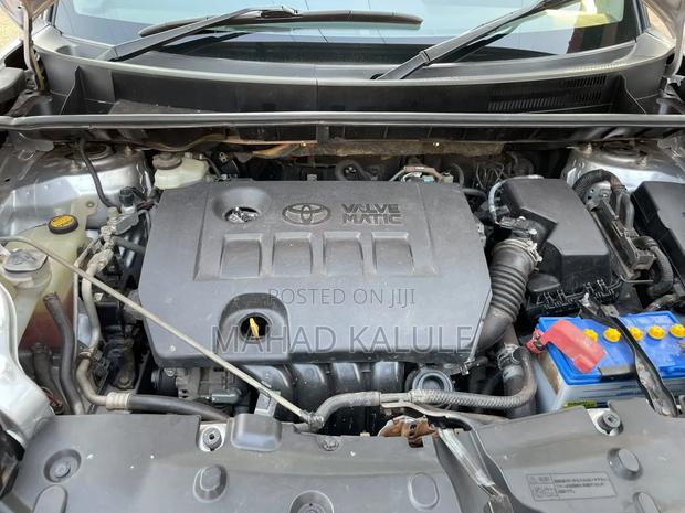 Toyota Corolla Rumion 2012 Silver