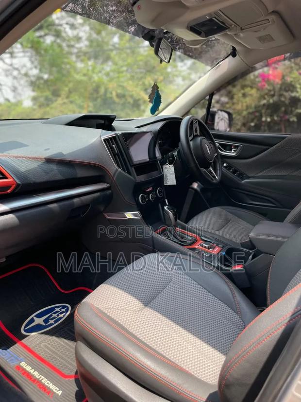 Subaru Forester 2019 Silver