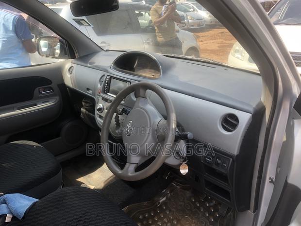 Toyota Sienta 2007 Silver