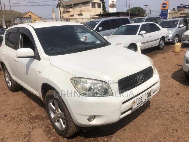 Toyota RAV4 2007 White