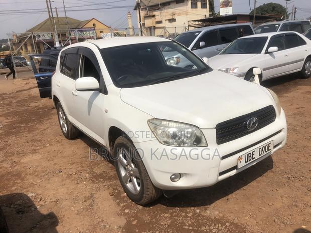 Toyota RAV4 2007 White
