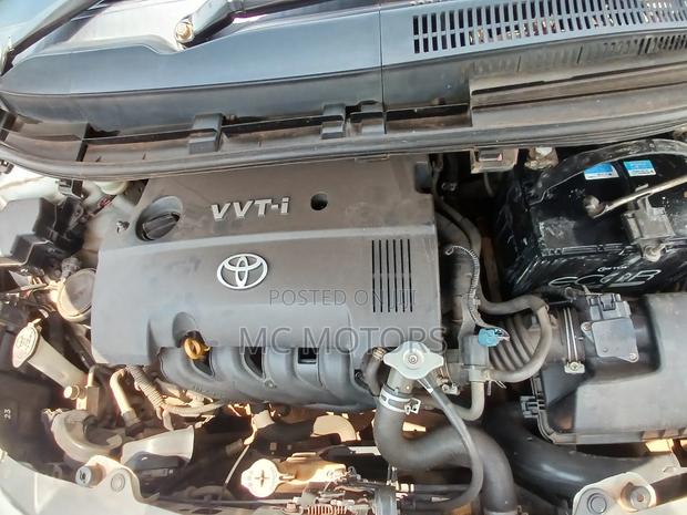 Toyota IST 2010 White