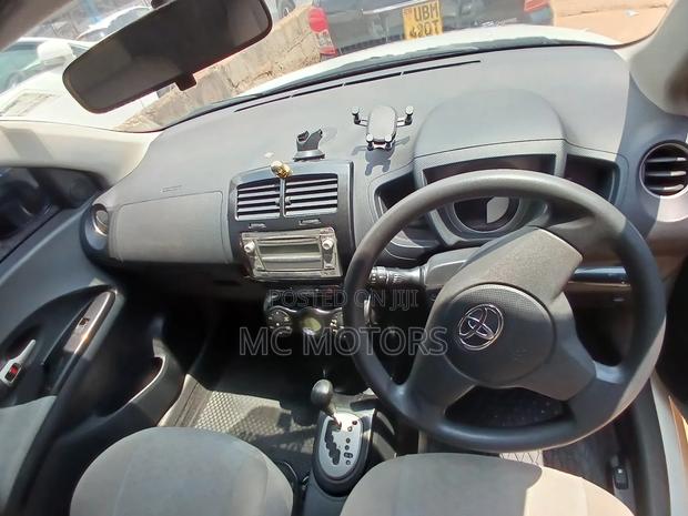 Toyota IST 2010 White