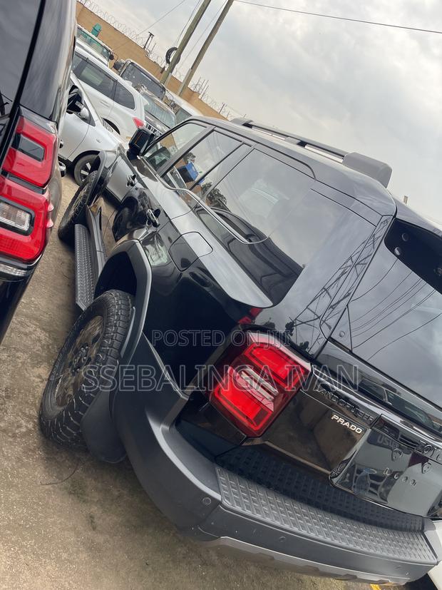 New Toyota Land Cruiser Prado 2025 Black