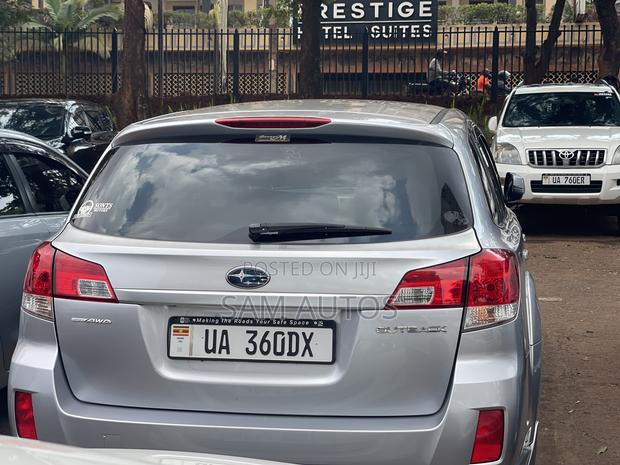 Subaru Outback 2011 Silver