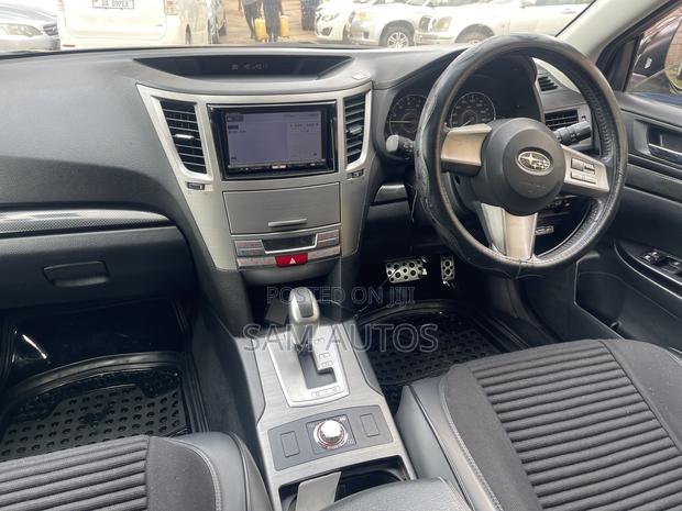 Subaru Outback 2011 Black