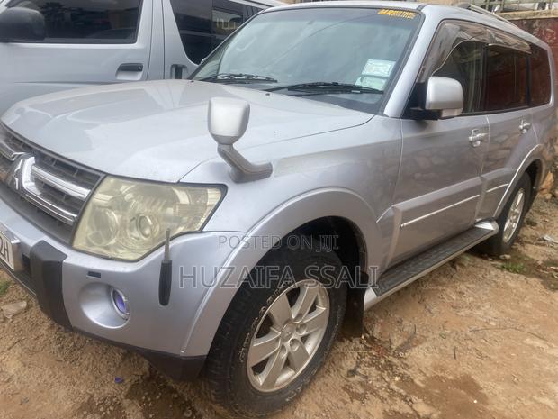 Mitsubishi Pajero 2010 White