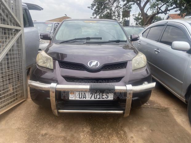 Toyota IST 2012 Maroon