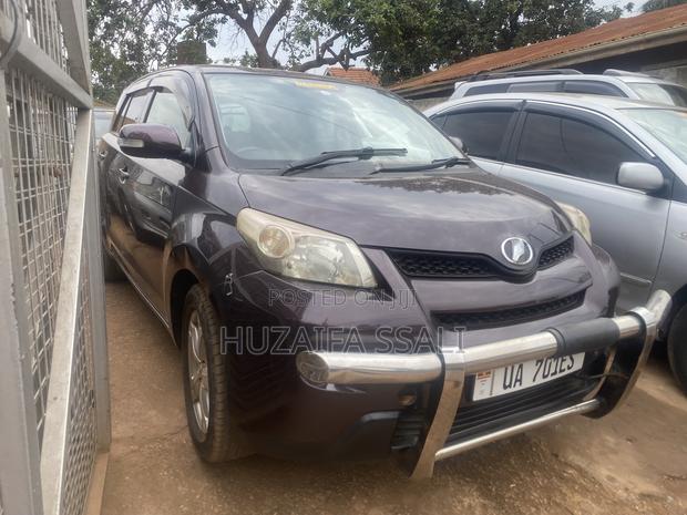 Toyota IST 2012 Maroon
