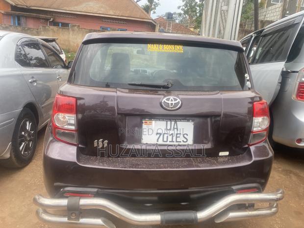 Toyota IST 2012 Maroon
