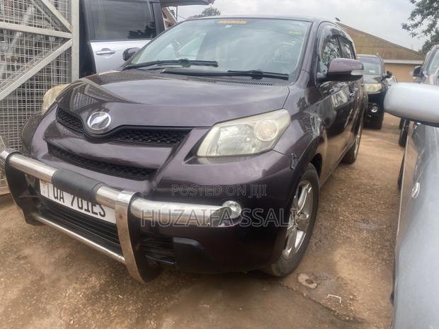 Toyota IST 2012 Maroon