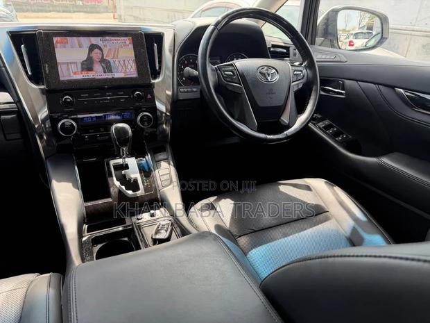 Toyota Alphard 2019 White