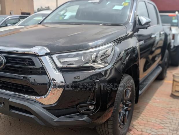 Toyota Hilux 2021 Black