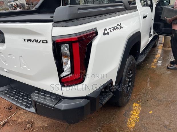 New Toyota Hilux 2026 White